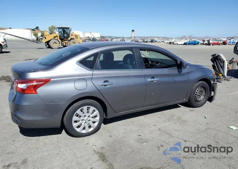 2017 Nissan Sentra S z USA, uszkodzony, nr VIN 3N1AB7AP0HY392419